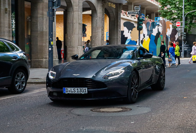 Aston Martin DB11 V8