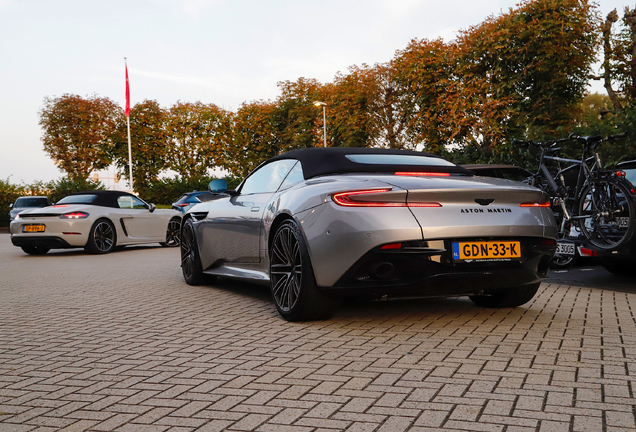 Aston Martin DB12 Volante