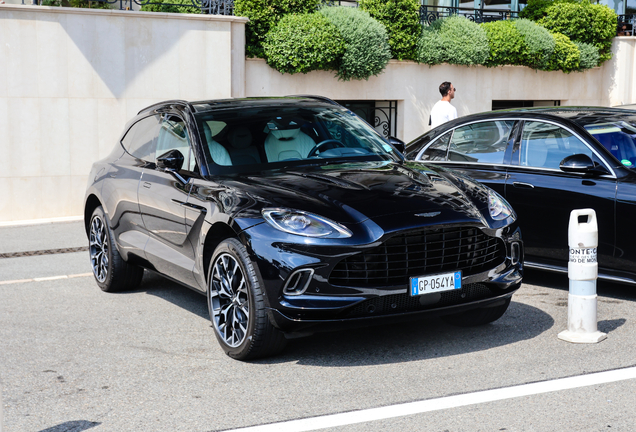 Aston Martin DBX