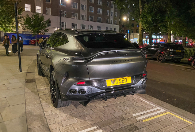 Aston Martin DBX707