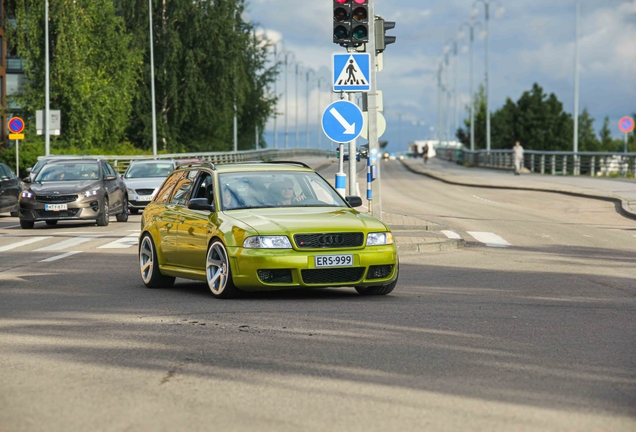 Audi RS4 Avant B5