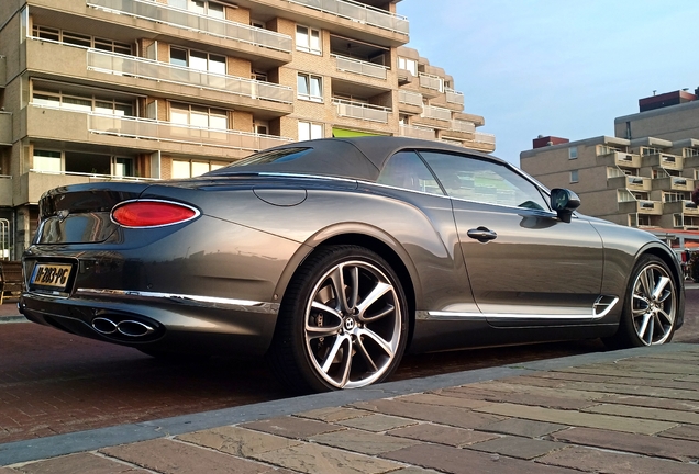 Bentley Continental GTC V8 2020