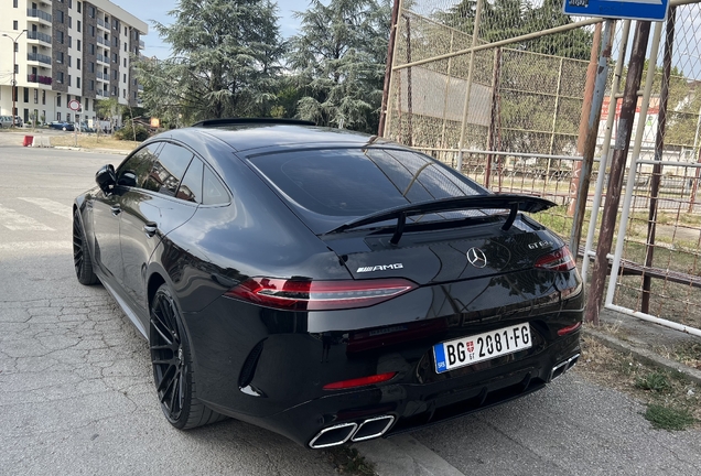 Mercedes-AMG GT 63 S X290