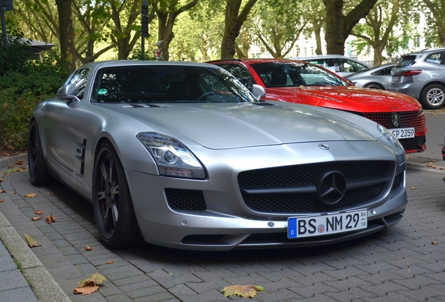 Mercedes-Benz SLS AMG