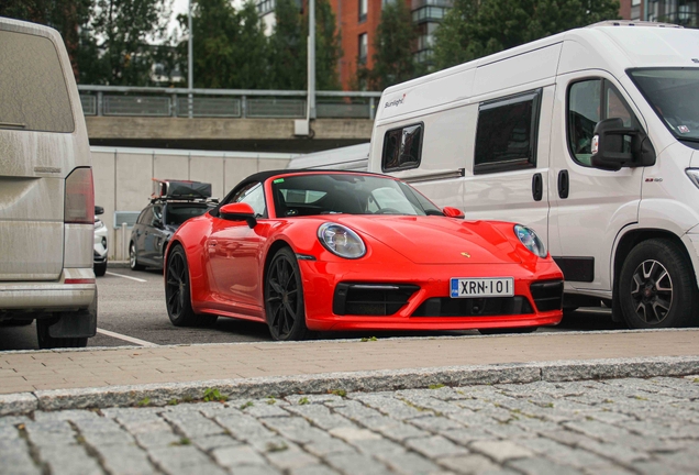 Porsche 992 Carrera 4S Cabriolet