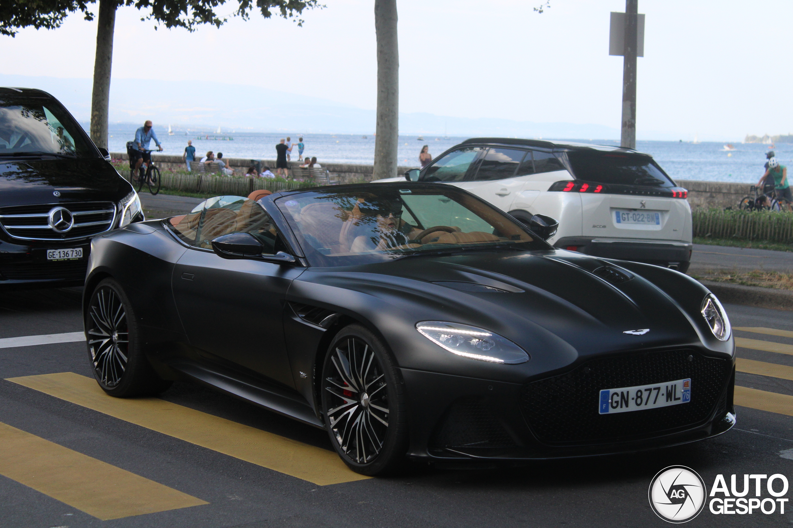 Aston Martin DBS Superleggera Volante