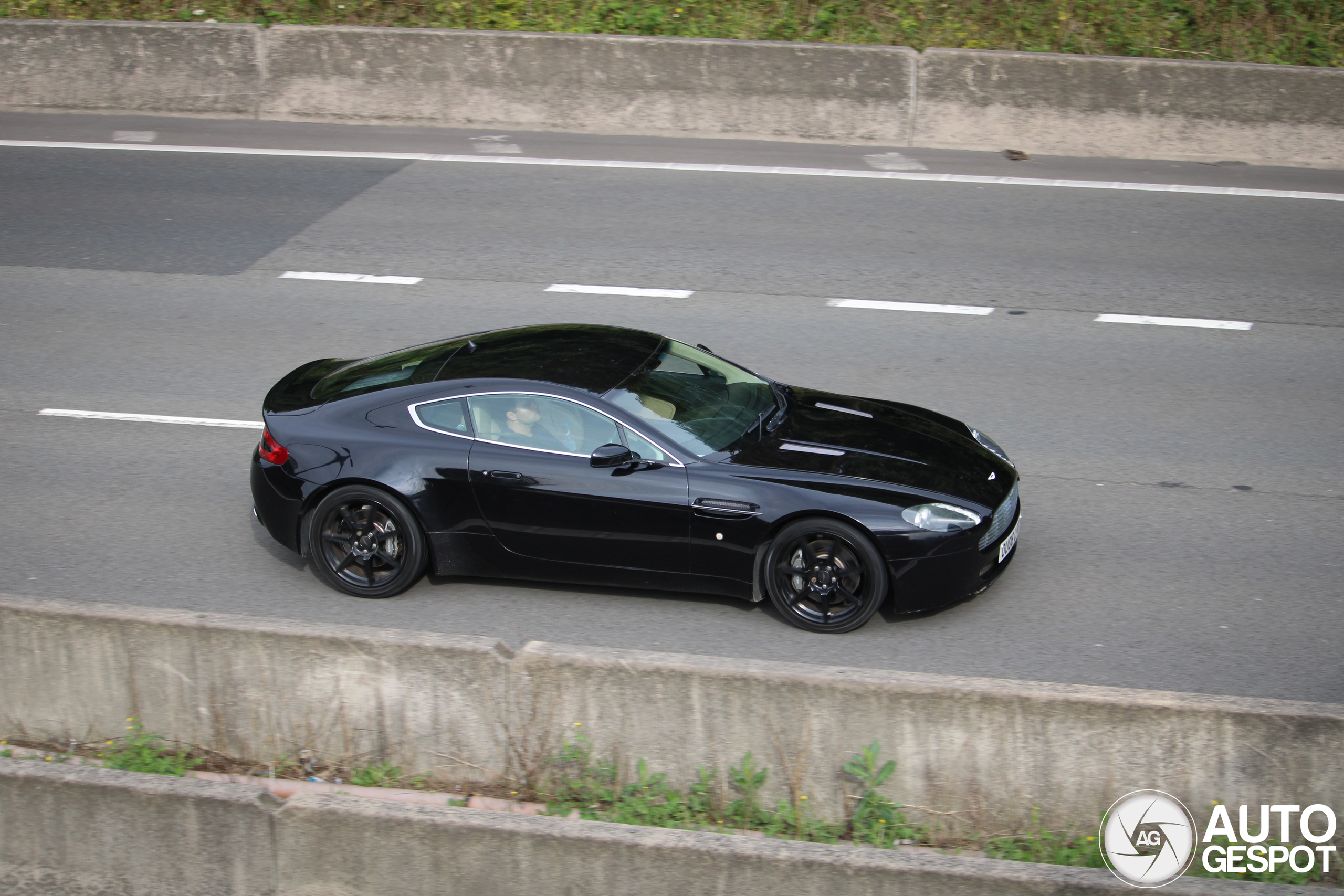 Aston Martin V8 Vantage