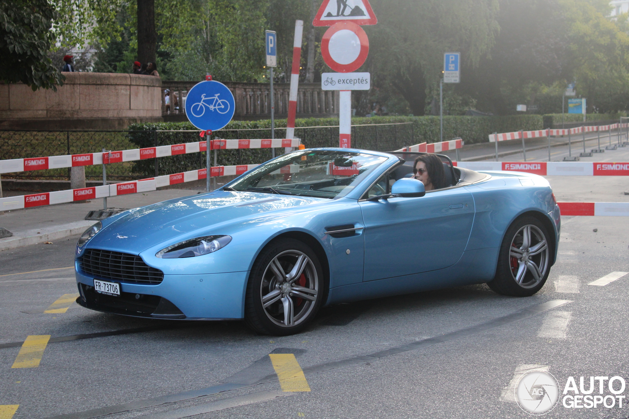 Aston Martin V8 Vantage Roadster