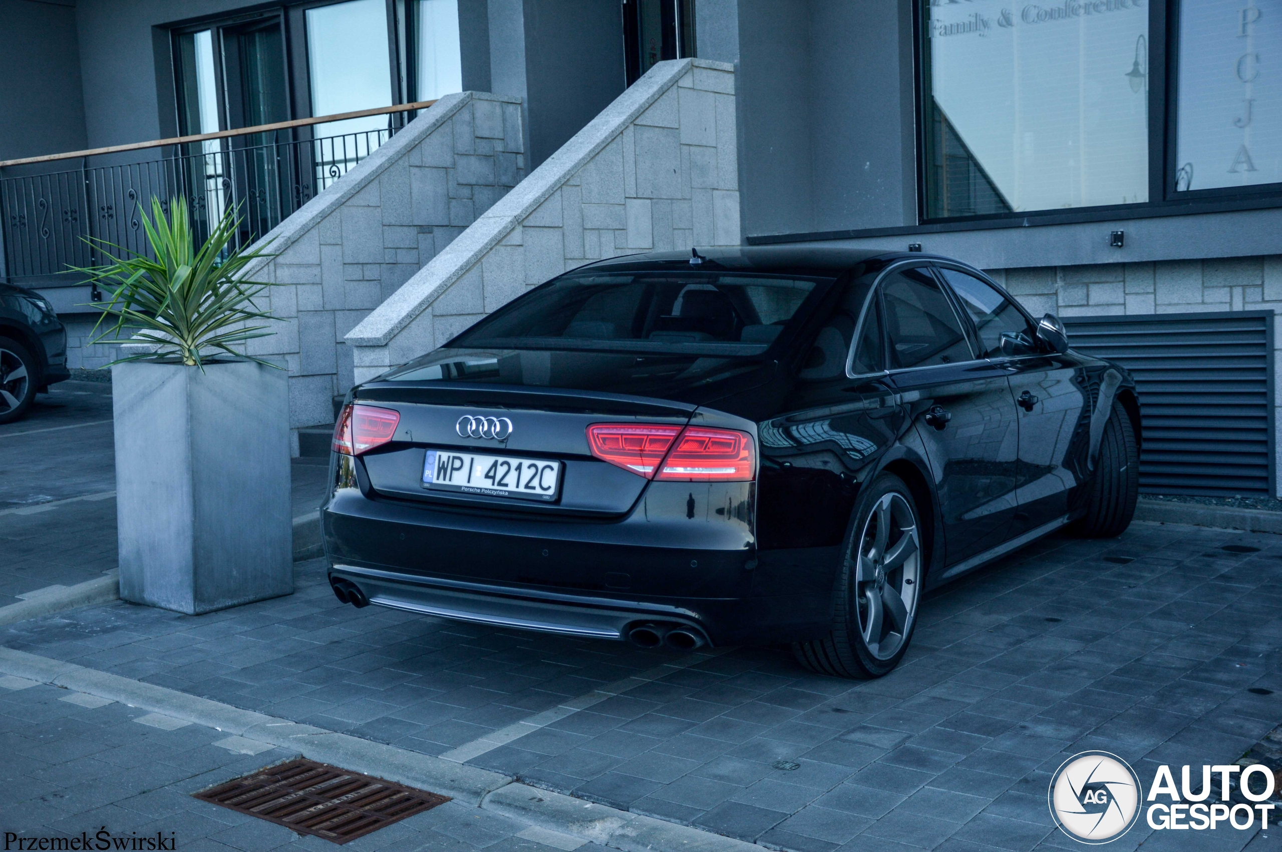 Audi S8 D4