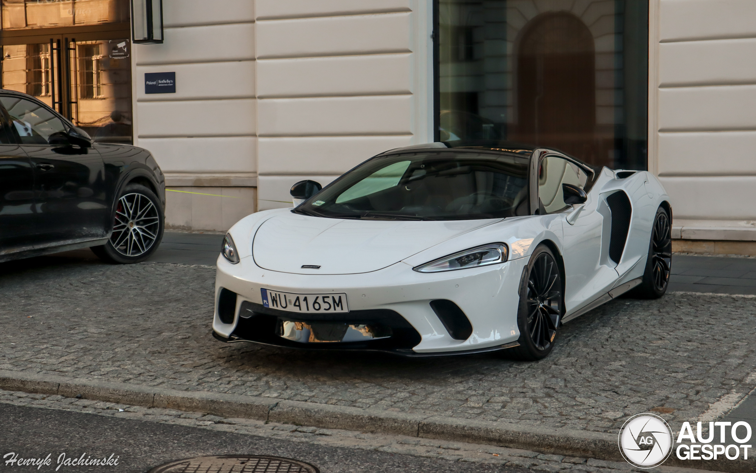 McLaren GT