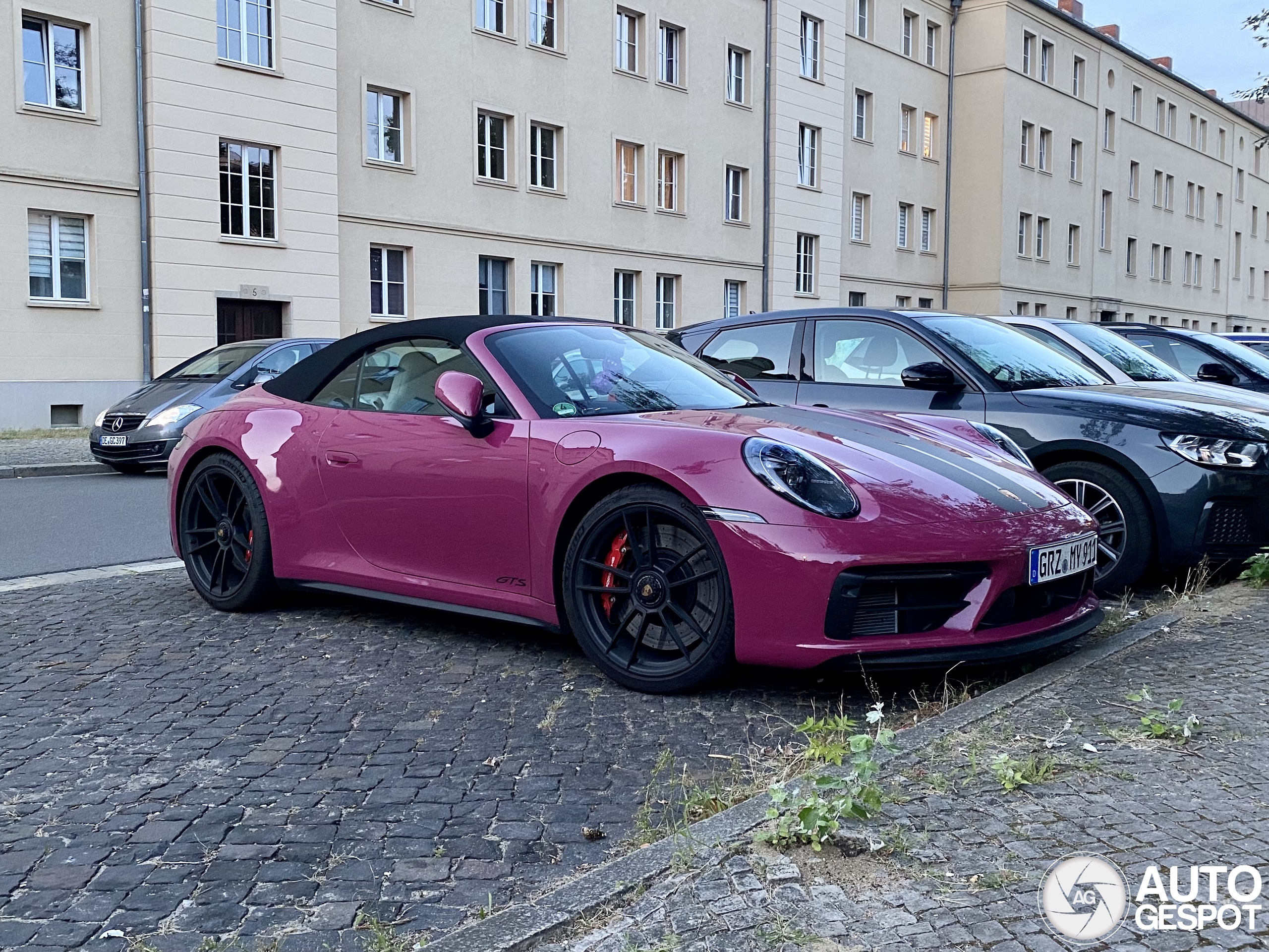 Porsche 992 Carrera 4 GTS Cabriolet