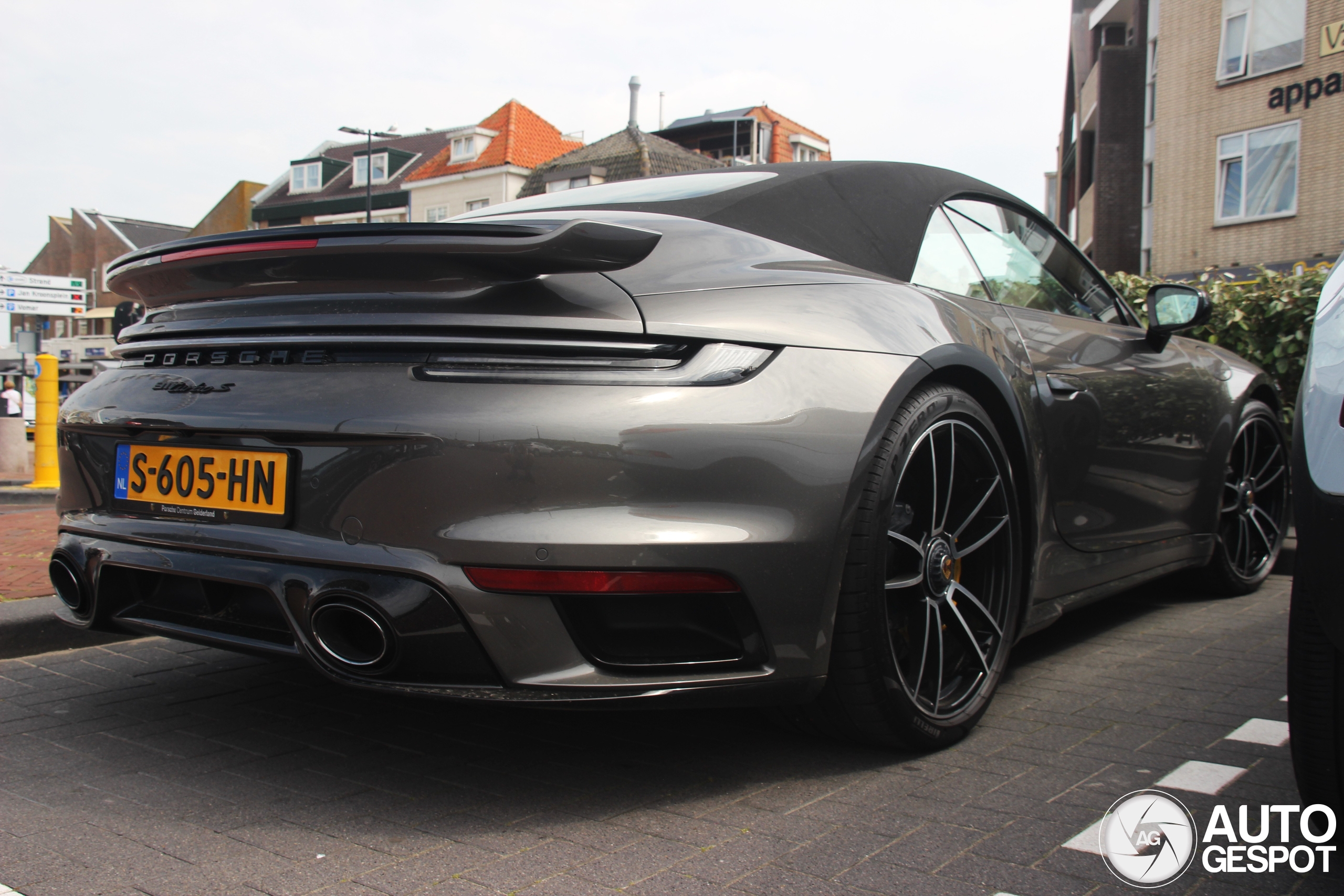 Porsche 992 Turbo S Cabriolet