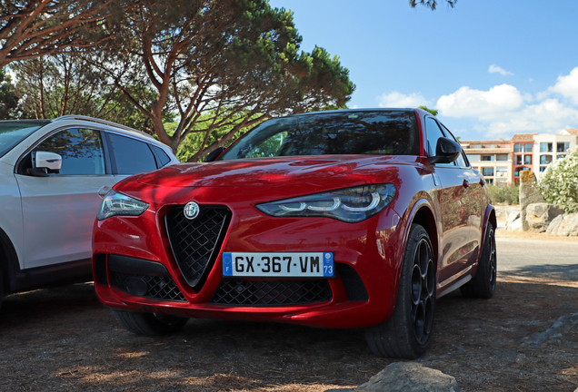 Alfa Romeo Stelvio Quadrifoglio 2023