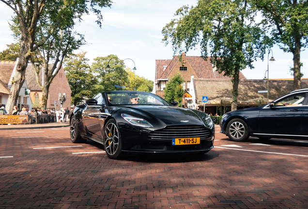 Aston Martin DB11 V8 Volante