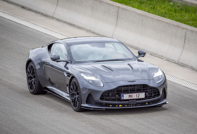 Aston Martin DB12