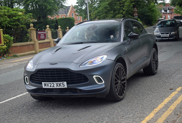 Aston Martin DBX