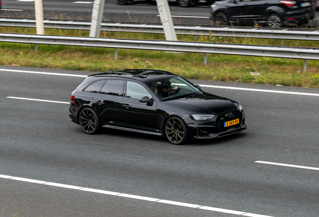 Audi RS4 Avant B9