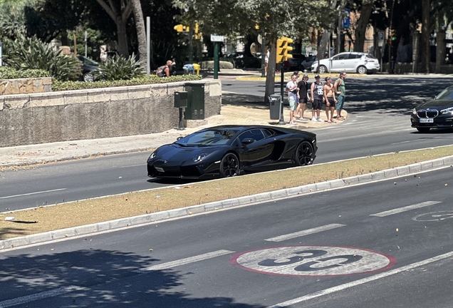 Lamborghini Aventador LP700-4