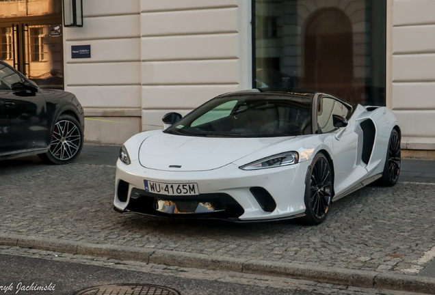 McLaren GT