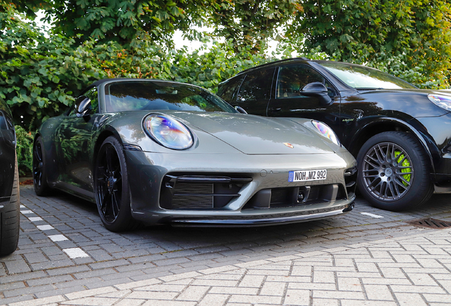 Porsche 992 Carrera 4 GTS Cabriolet