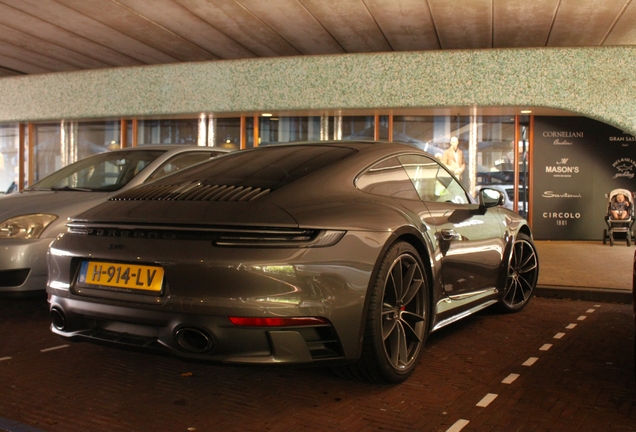 Porsche 992 Carrera 4S