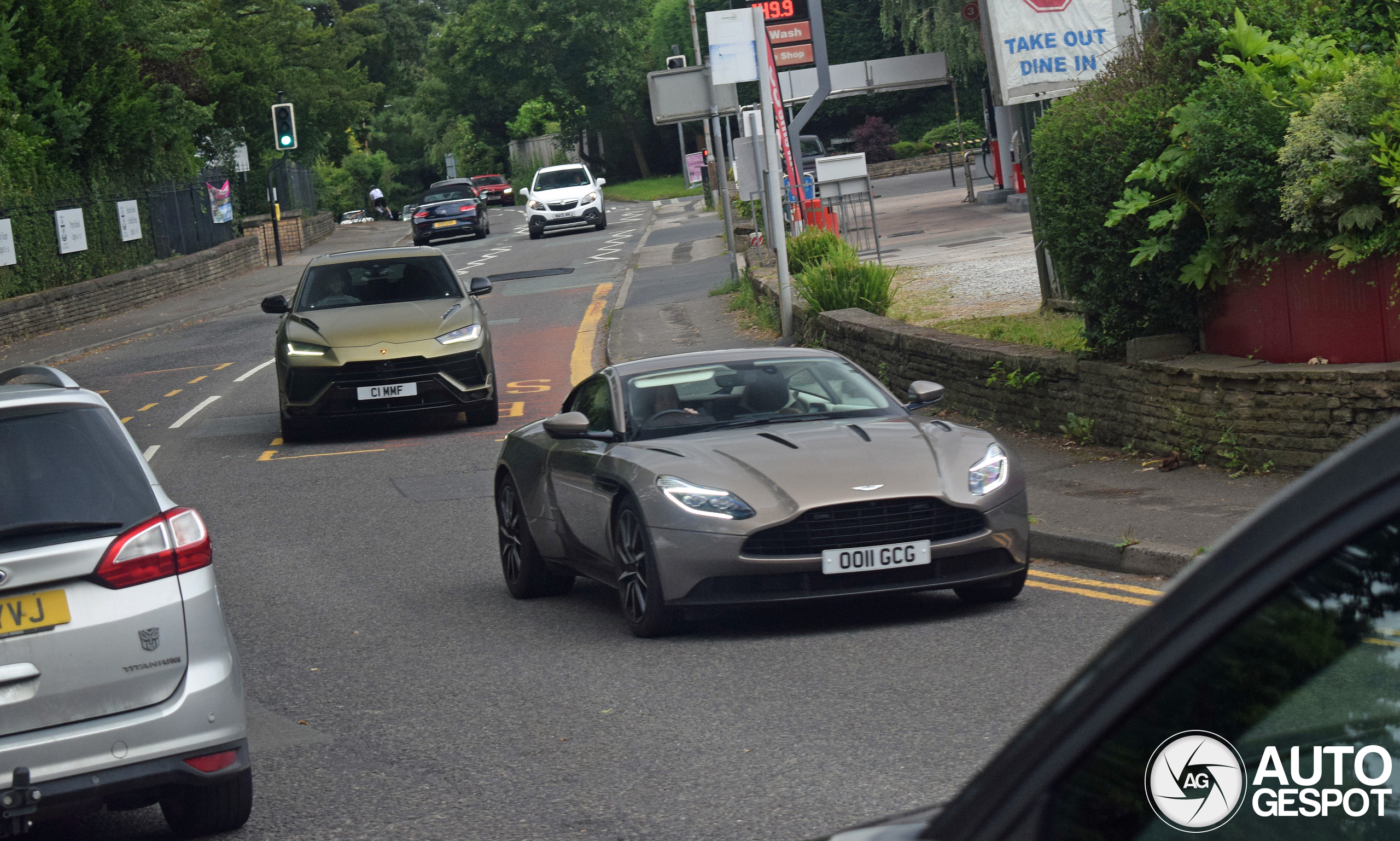 Aston Martin DB11