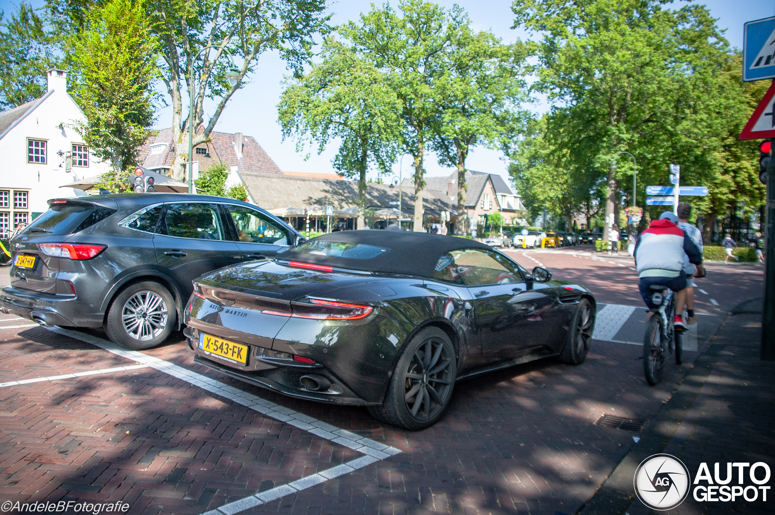 Aston Martin DB11 V8 Volante