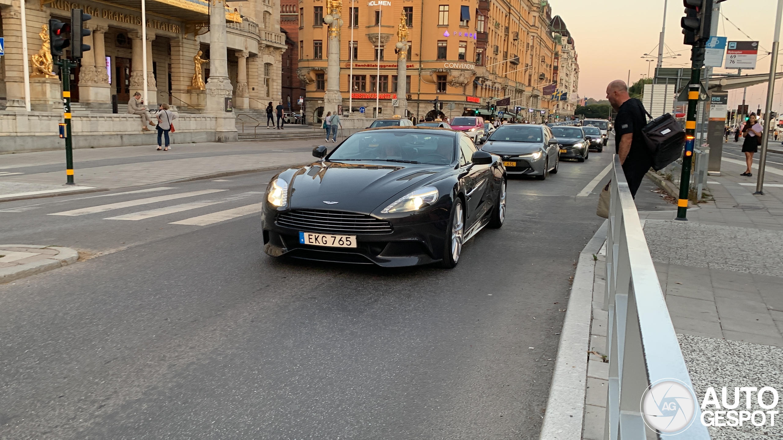 Aston Martin Vanquish 2013