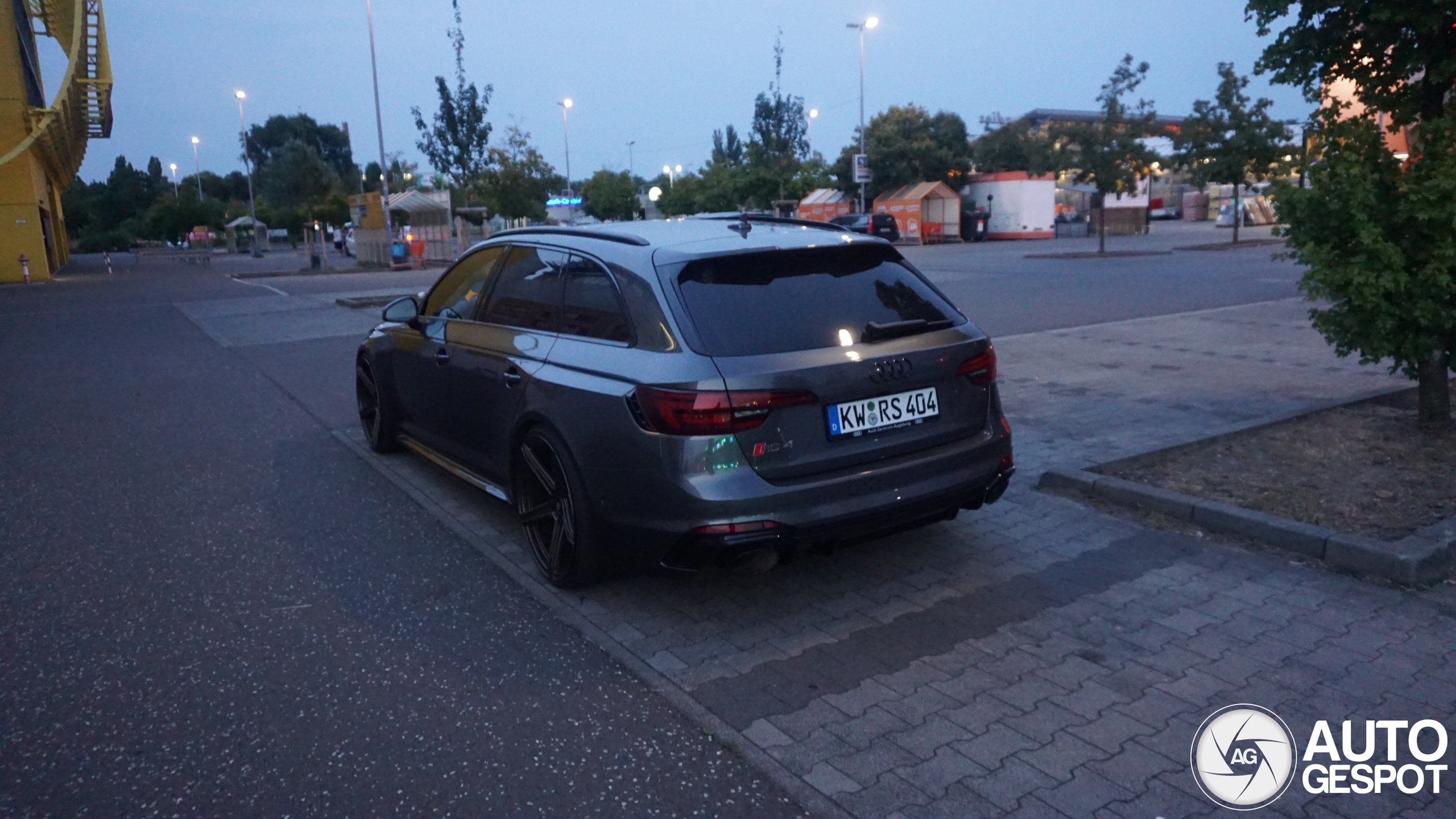 Audi RS4 Avant B9