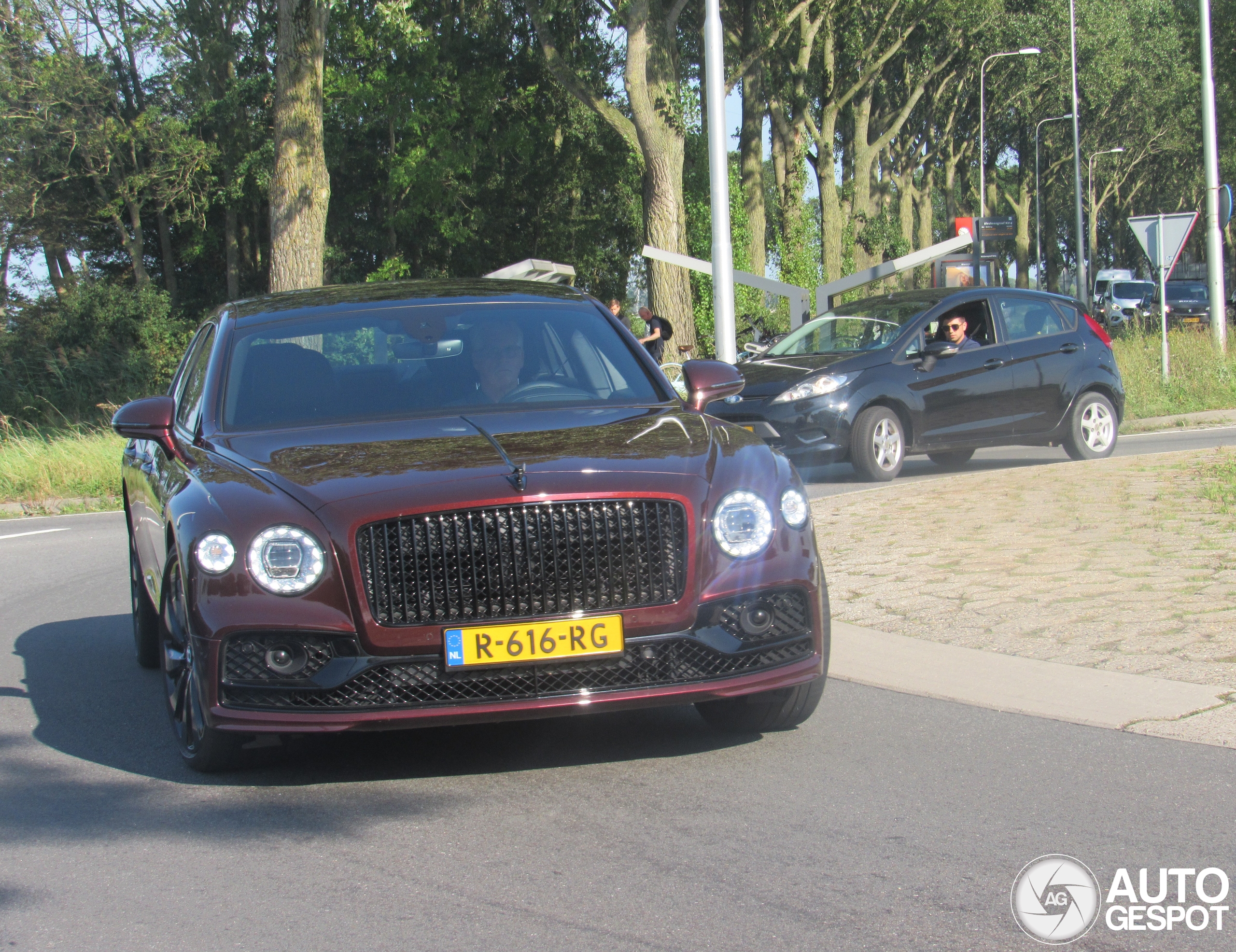 Bentley Flying Spur Hybrid