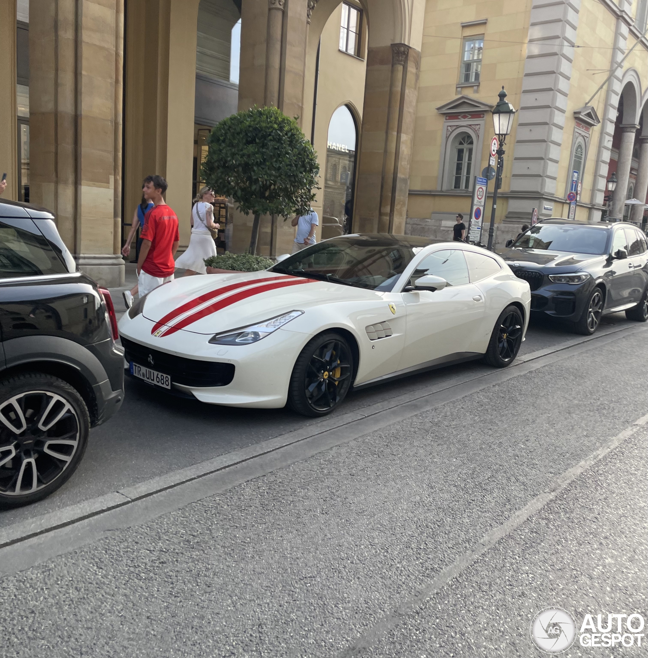 Ferrari GTC4Lusso T