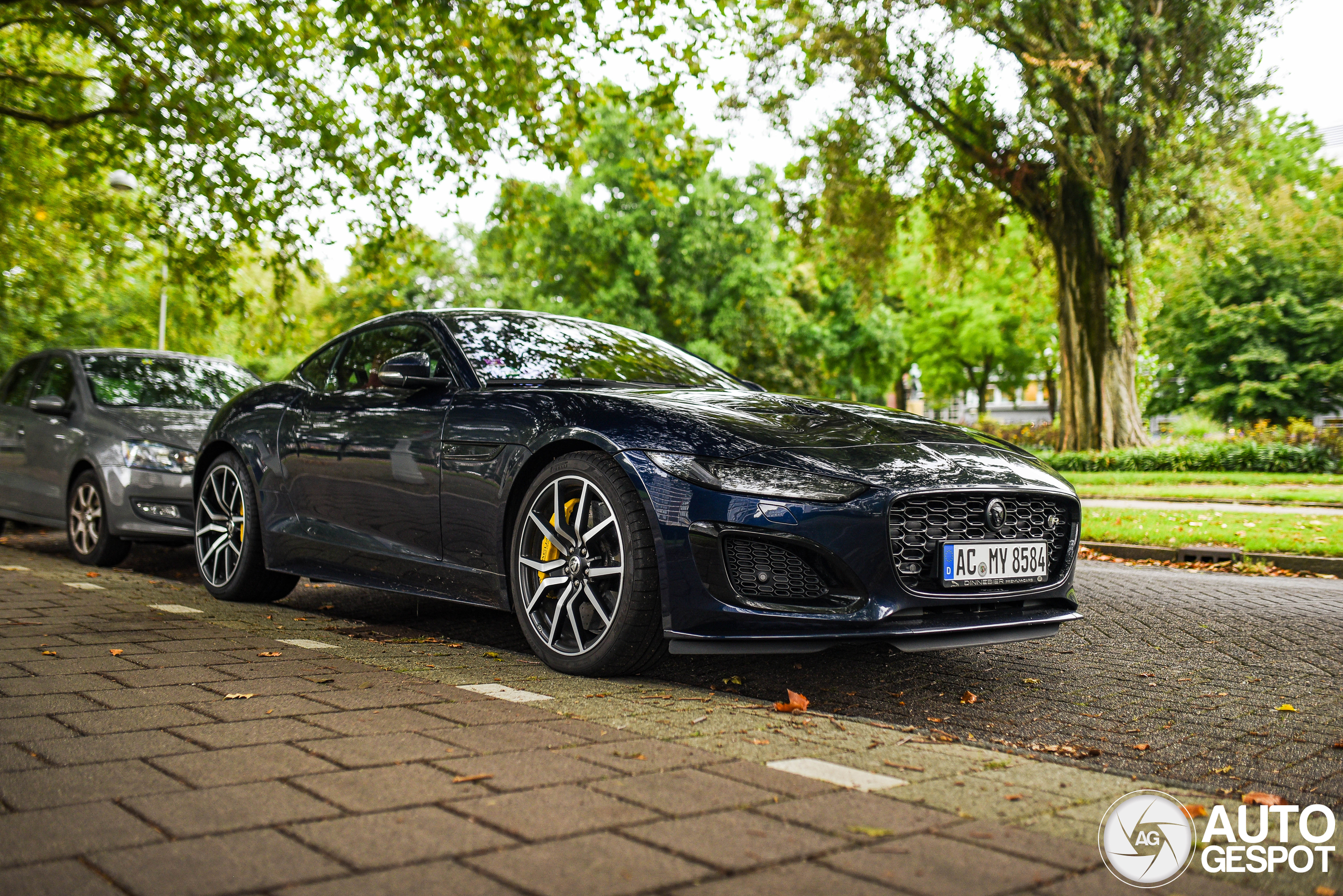 Jaguar F-TYPE R75 Coupé