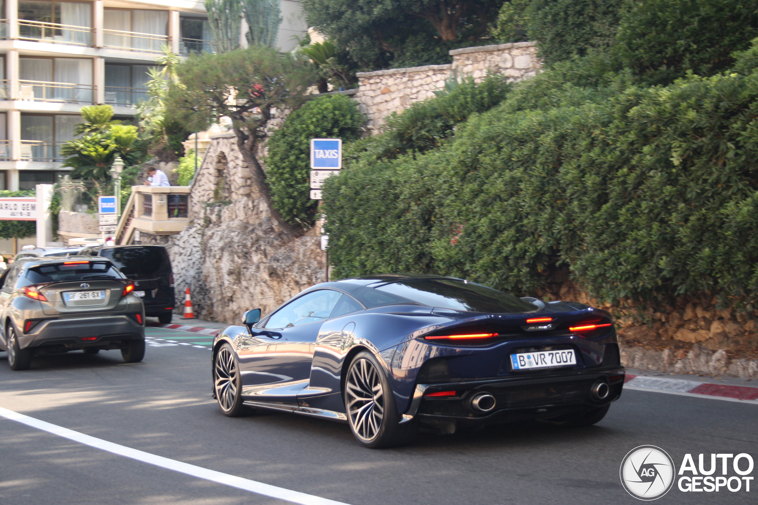 McLaren GT