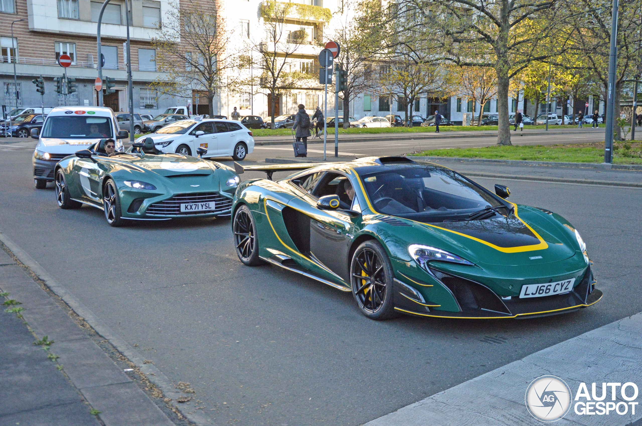 Retka kombinacija superautomobila primećena u Milanu