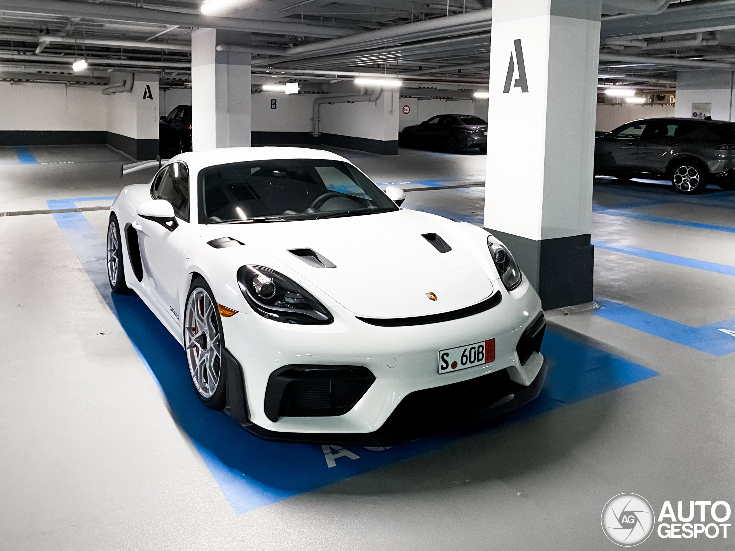 Porsche 718 Cayman GT4 RS