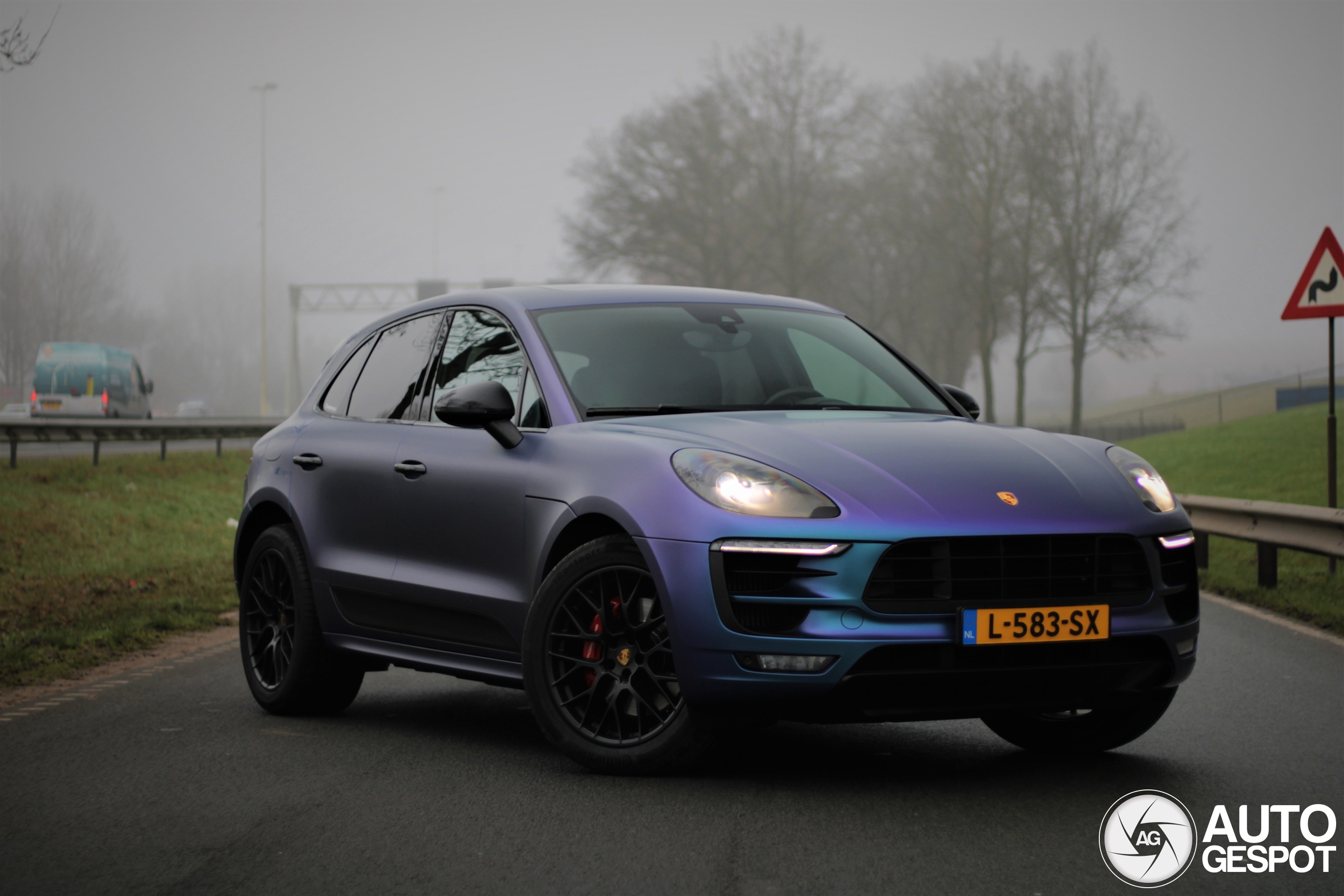 Porsche 95B Macan GTS