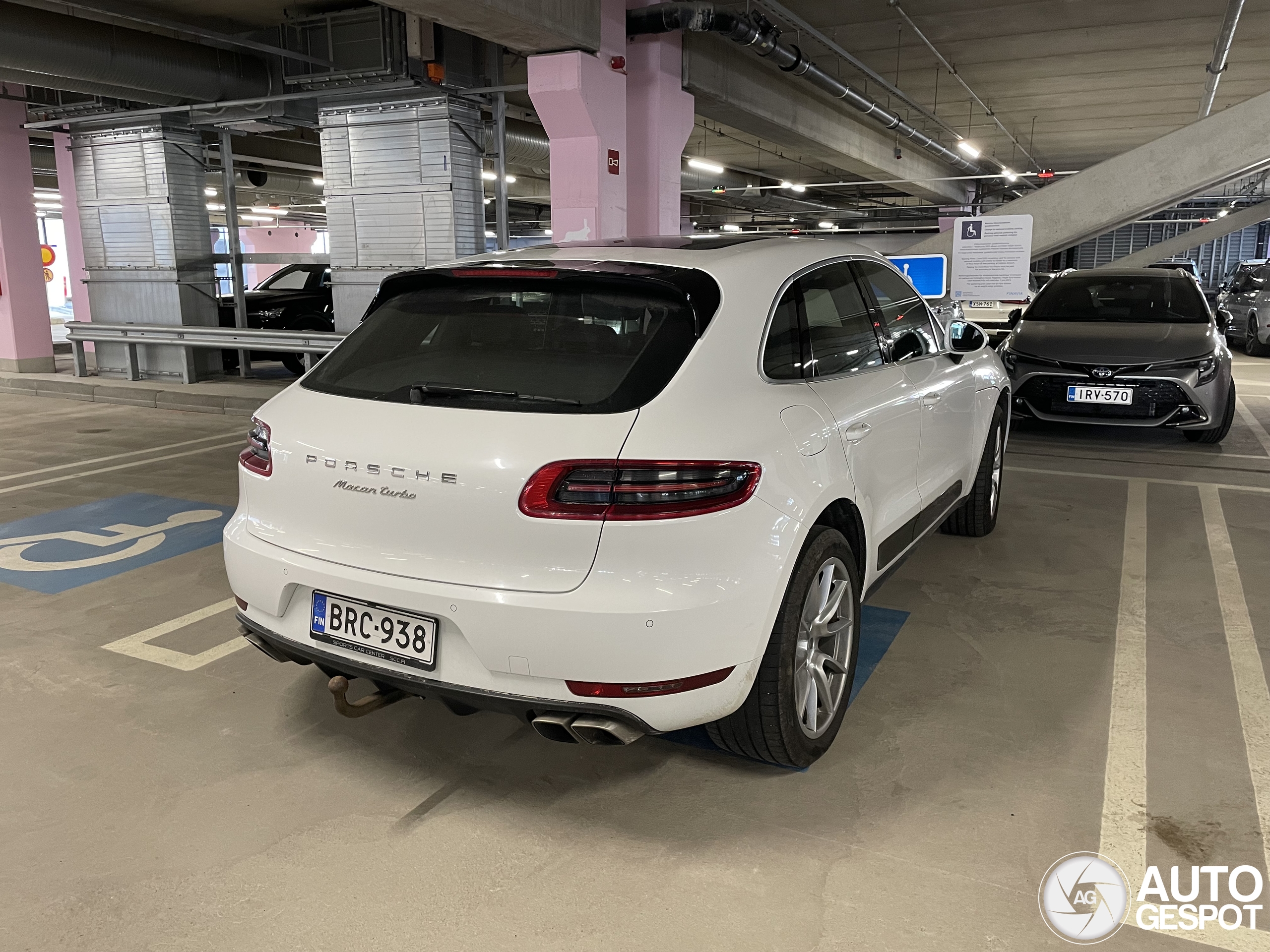 Porsche 95B Macan Turbo