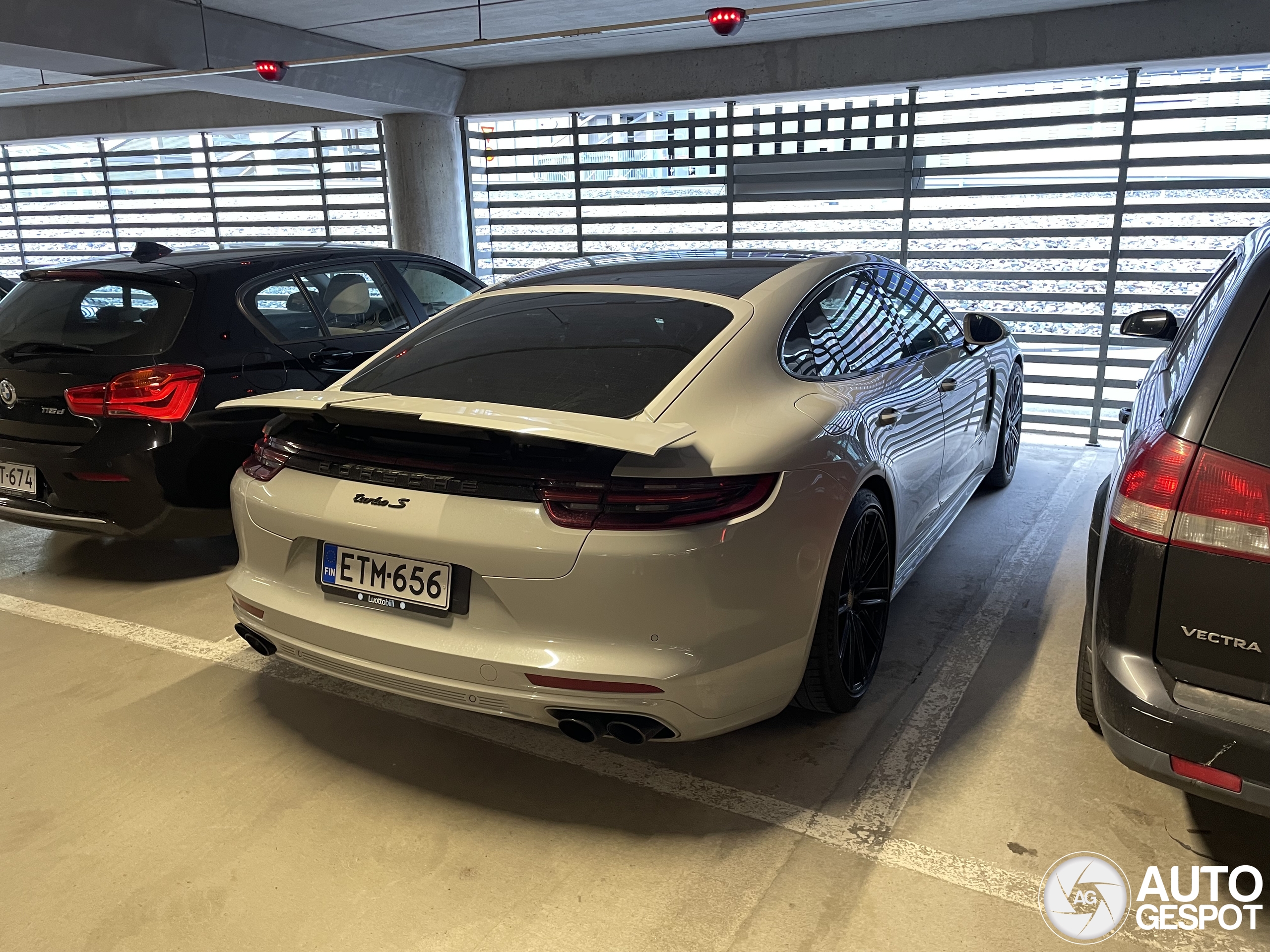 Porsche 971 Panamera Turbo S E-Hybrid