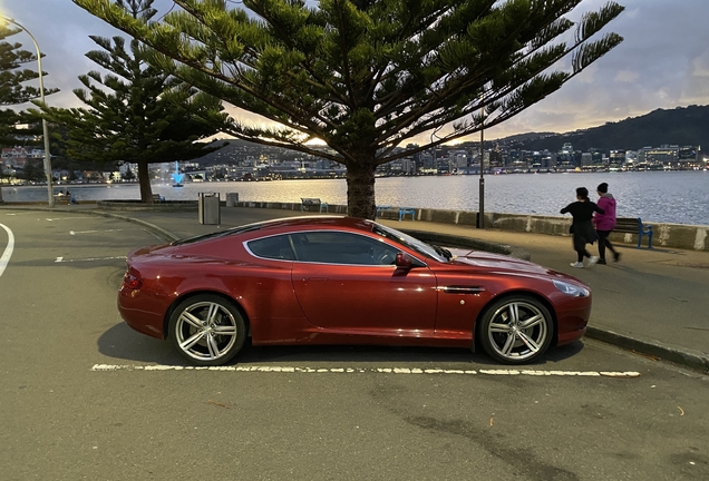 Aston Martin DB9