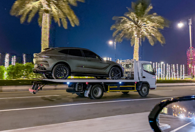 Aston Martin DBX707