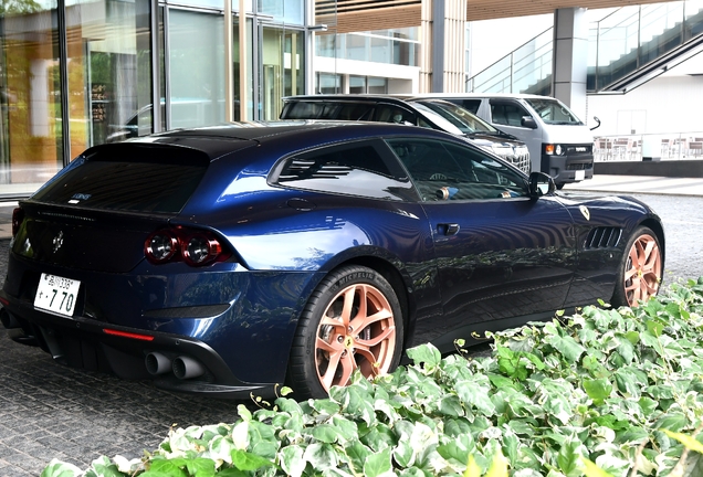 Ferrari GTC4Lusso T