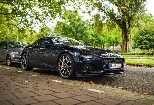 Jaguar F-TYPE R75 Coupé