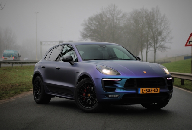 Porsche 95B Macan GTS