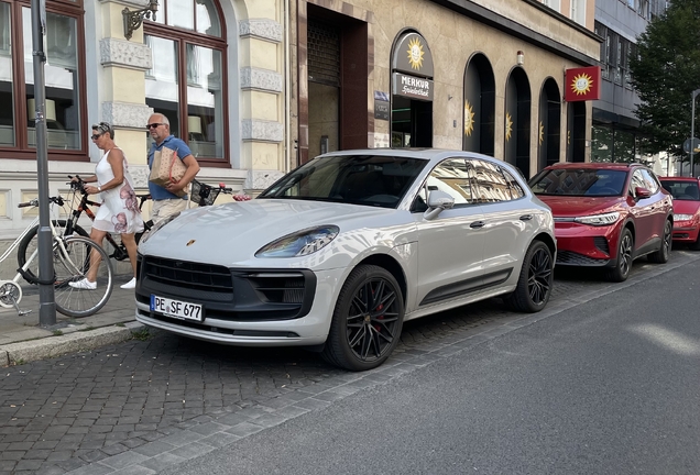 Porsche 95B Macan GTS MkIII