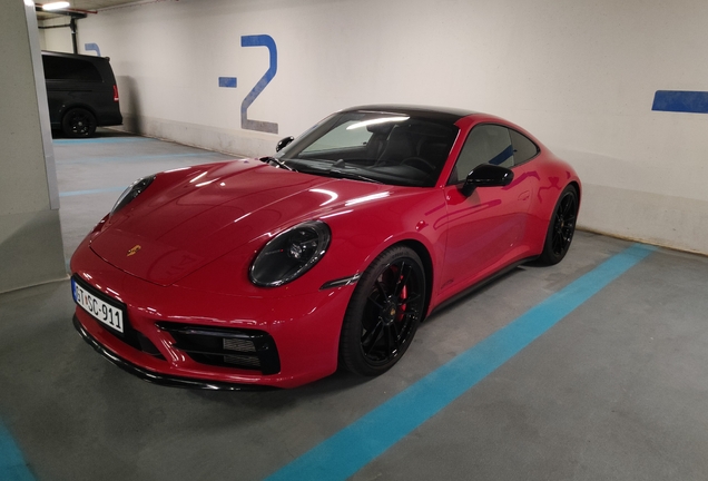 Porsche 992 Carrera 4 GTS