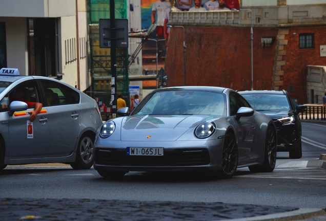 Porsche 992 Carrera 4S