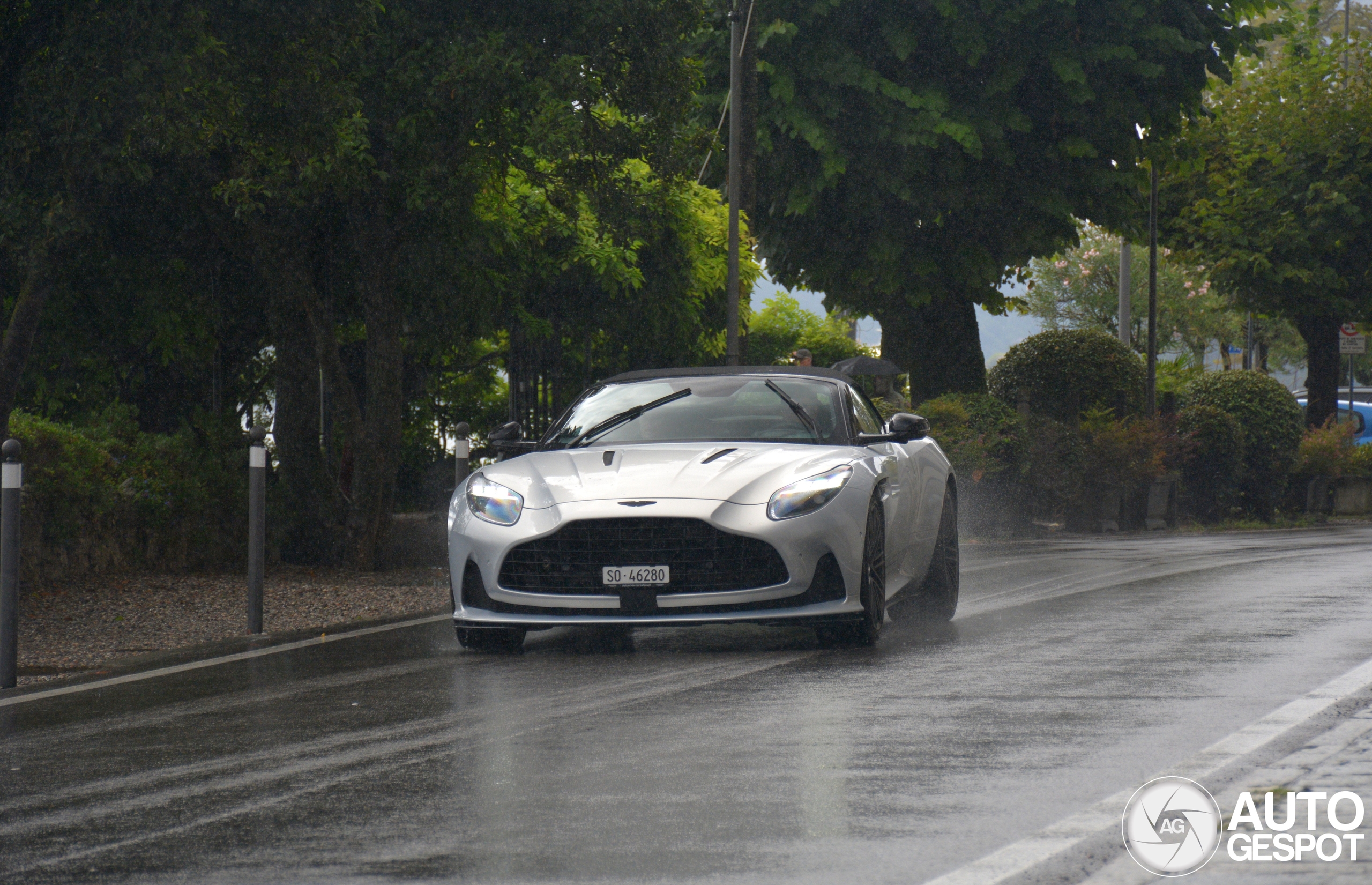 Aston Martin DB12 Volante