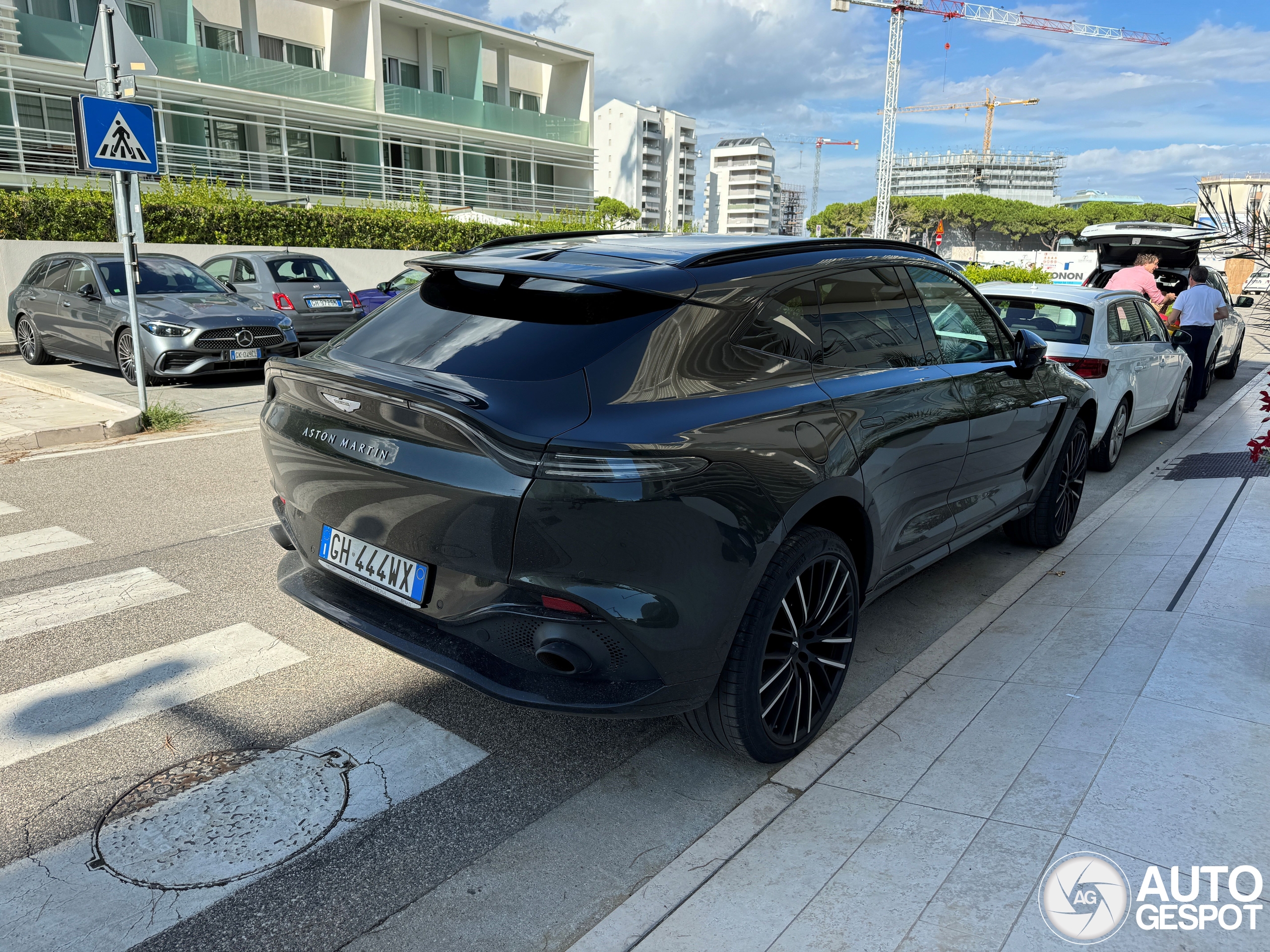 Aston Martin DBX