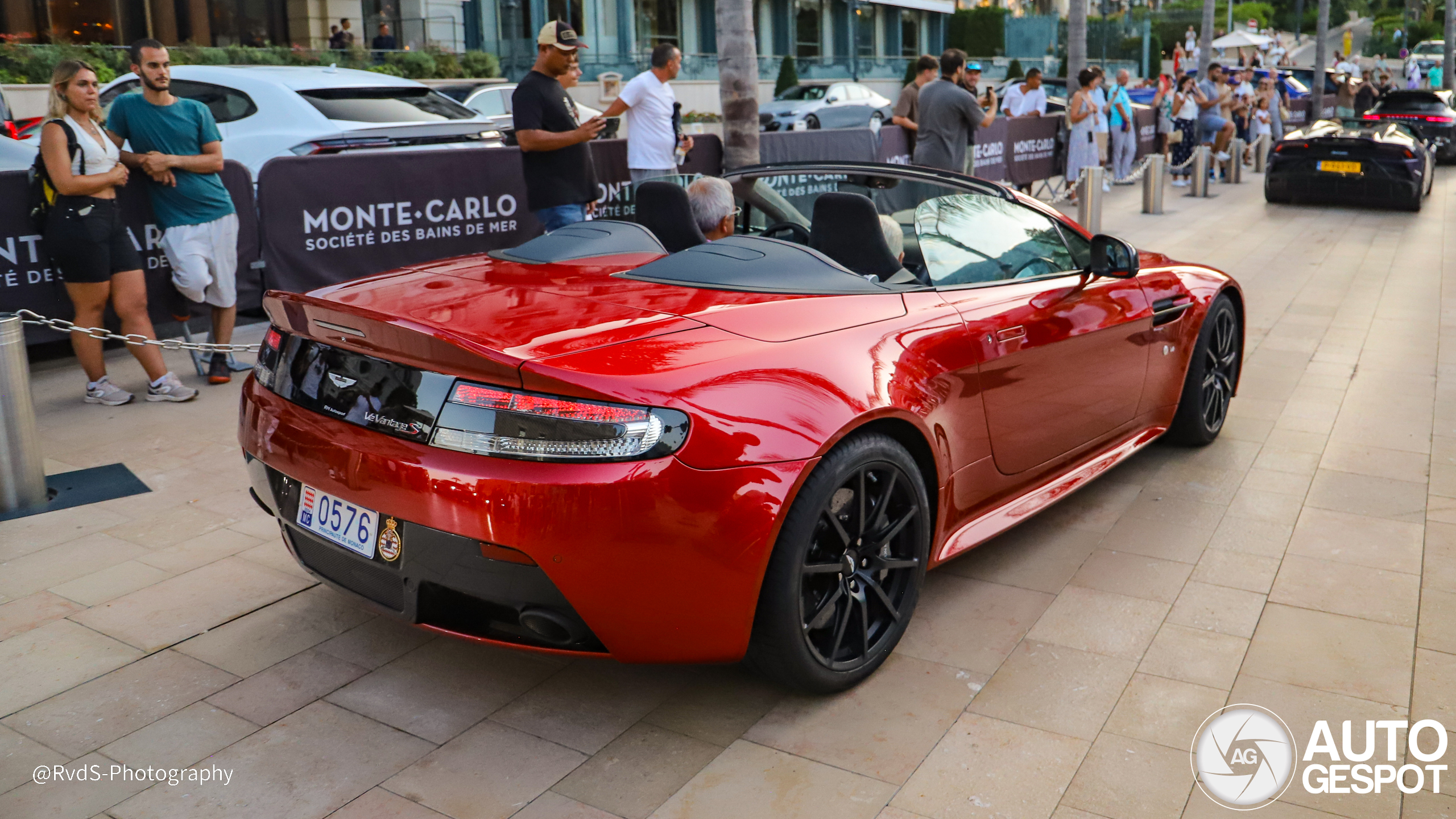 Aston Martin V12 Vantage S Roadster vs. V8 Vantage Roadster