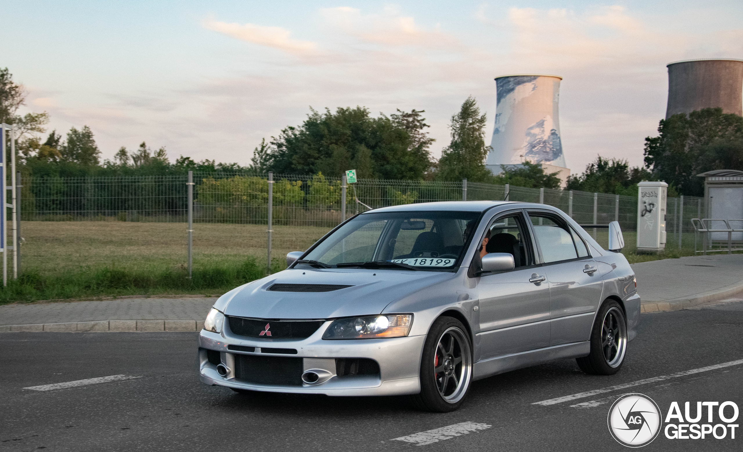 Mitsubishi Lancer Evolution VIII MR FQ-320